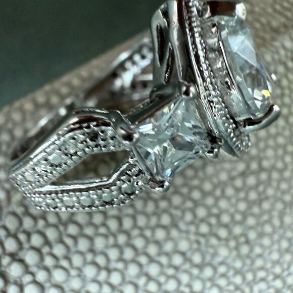 Heart Halo CZ Statement Ring Silver Tone Size 6.5 – Sparkling Bold Look - Picture 12 of 17